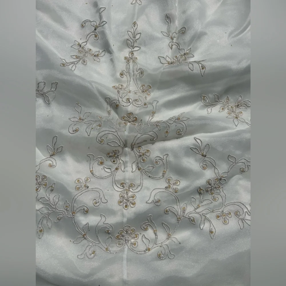 Wedding gown, preloved - Picture 3 of 15
